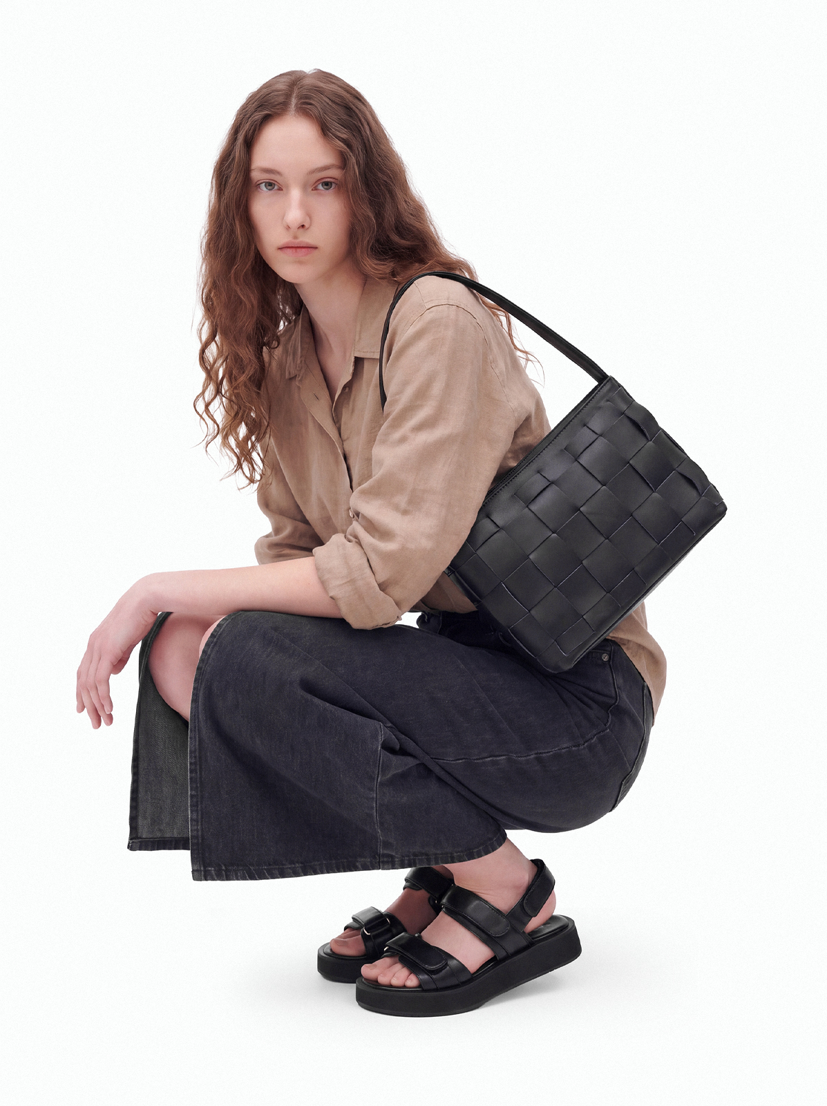 Marroque-milo-woven-leather-shoulderbag-product-antiquewarmbrown-matteblack